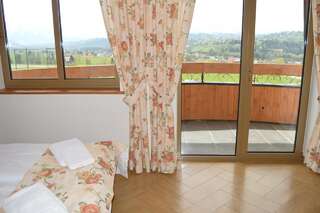 Курортные отели Montenero Resort&Spa Чарна-Гура Двухместный номер с 1 кроватью или 2 отдельными кроватями-3