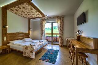 Курортные отели Montenero Resort&Spa Чарна-Гура Двухместный номер с 1 кроватью или 2 отдельными кроватями-1